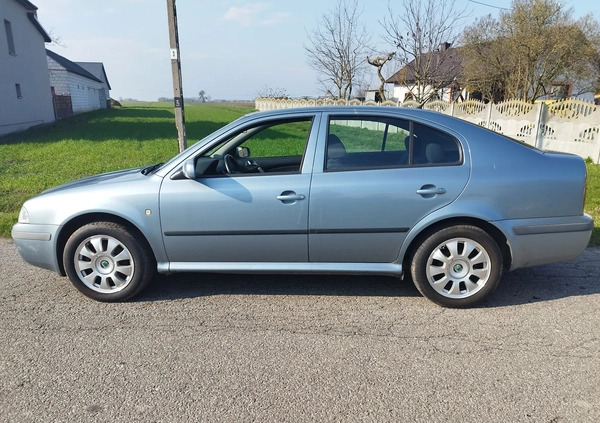 Skoda Octavia cena 8800 przebieg: 189000, rok produkcji 2002 z Zwoleń małe 301